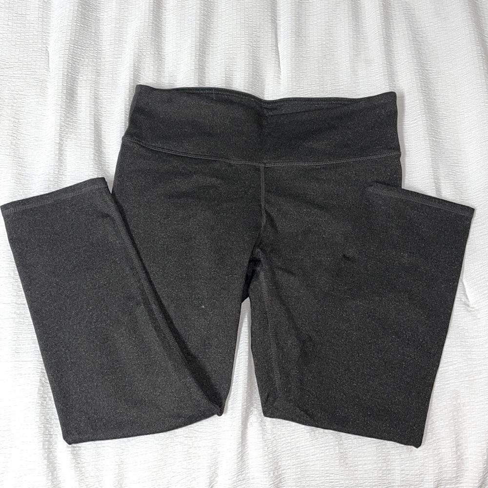 Dark Grey Cropped Fabletics Leggings, Size Small